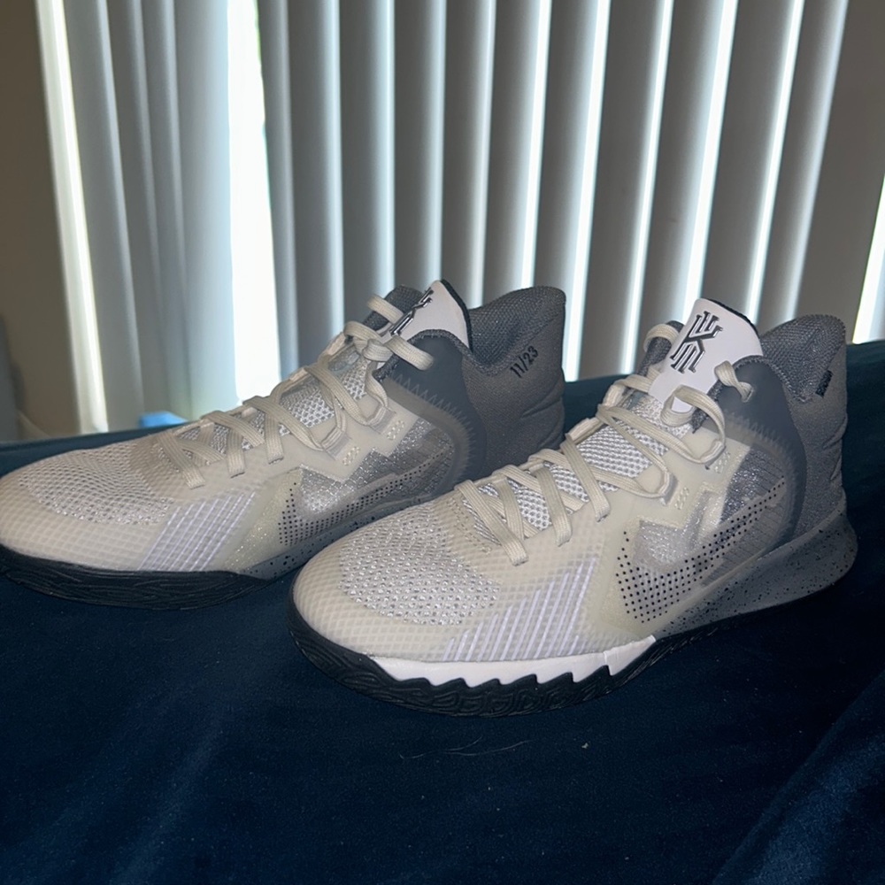 kyrie flytrap 5 basketball shoes